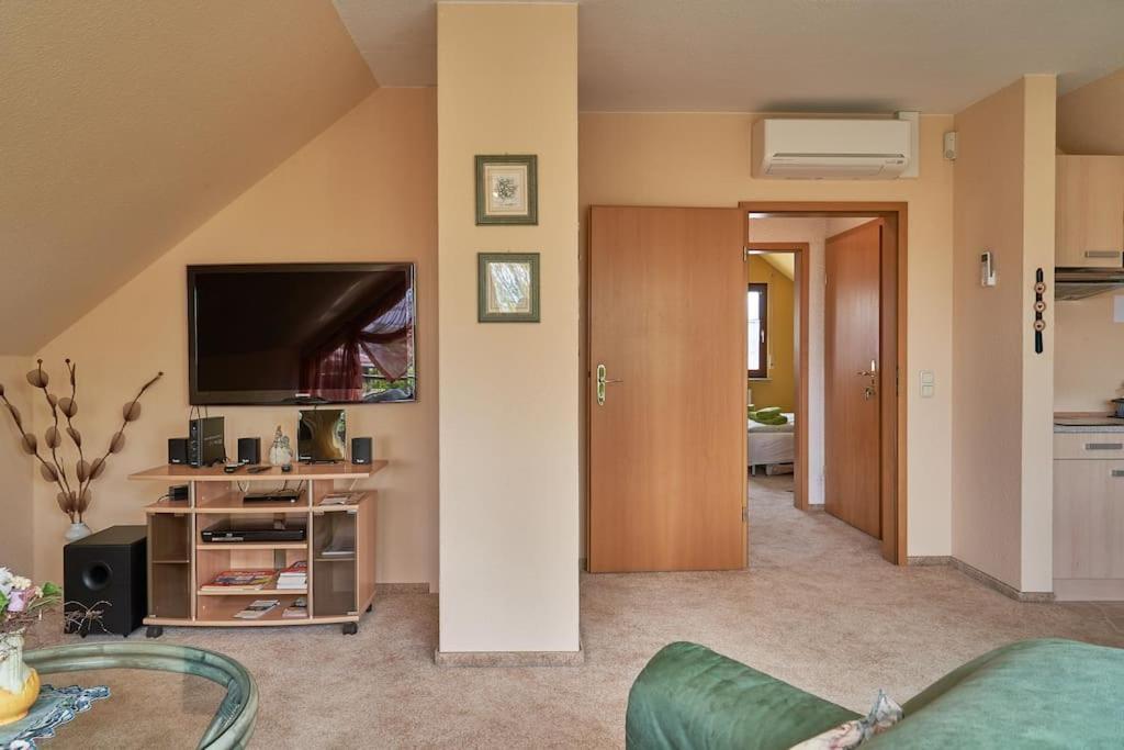 Ferienwohnung Am Stadtrand Von Berlin Neu Buch Exteriör bild